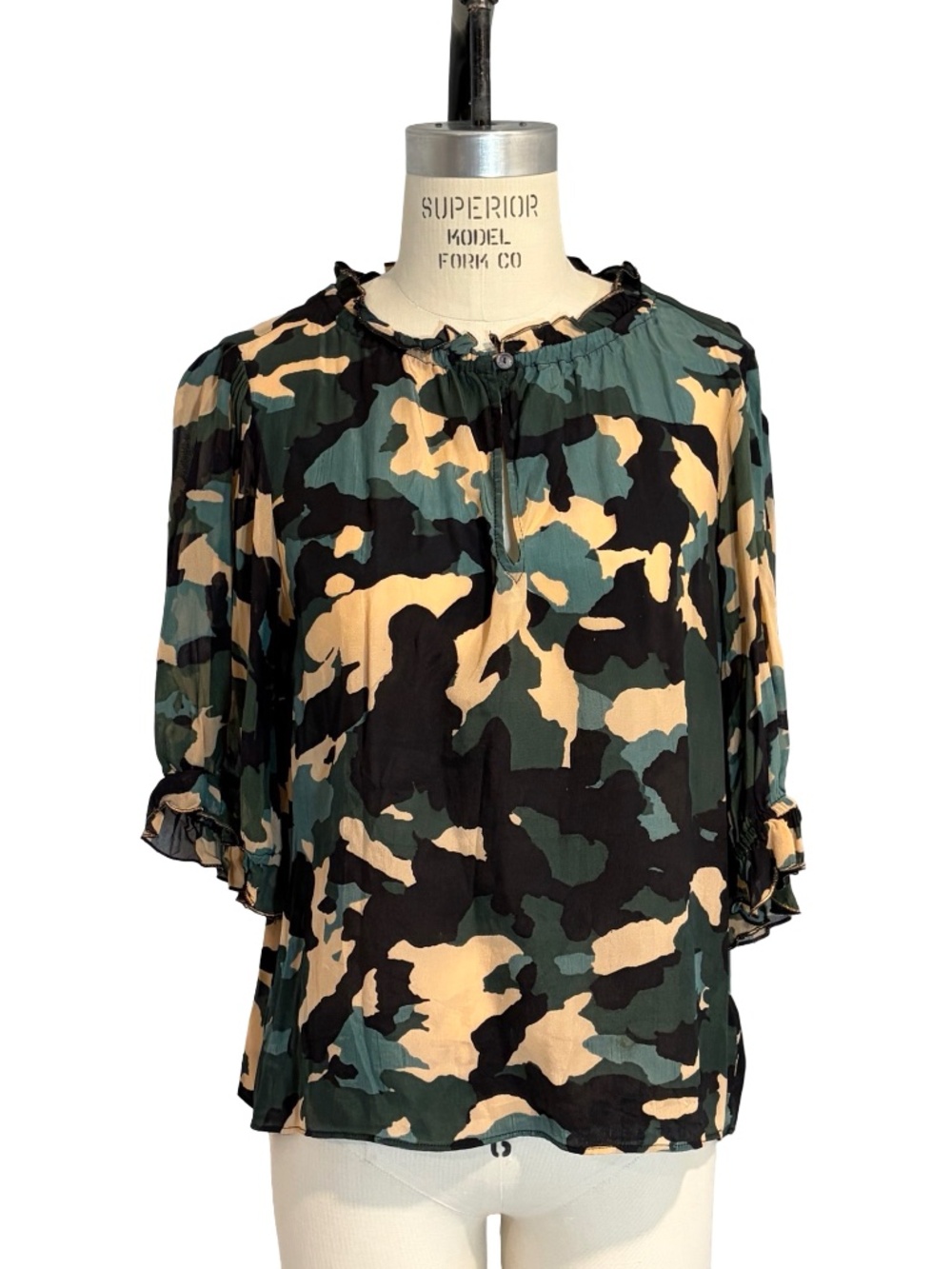 Velvet by Graham & Spencer Camo Patterned Blouse with 3/4 Sleeved - Size Small